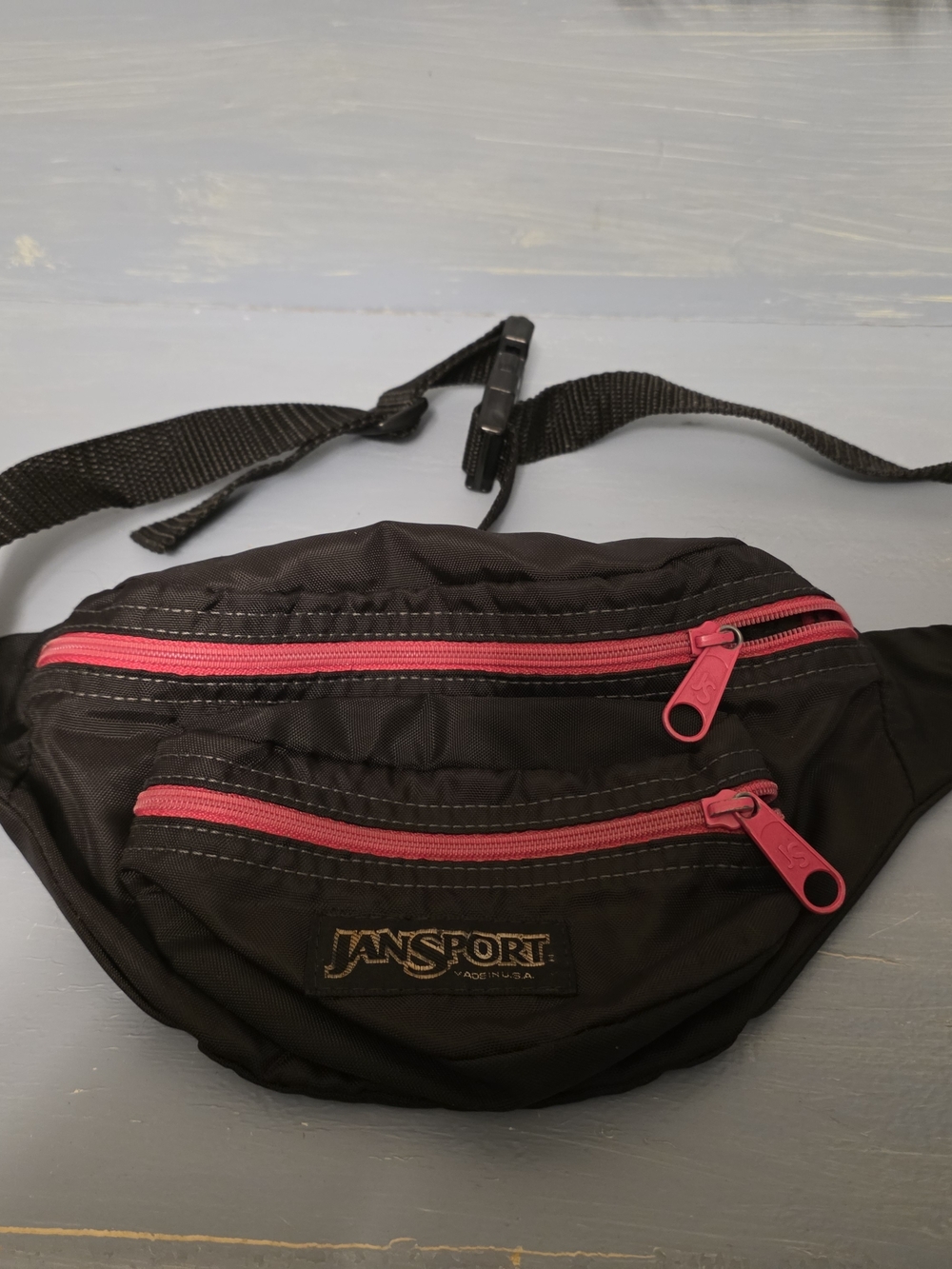 Vintage JanSport Black Fanny Pack with Pink Zippers